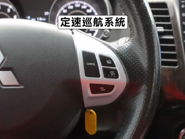 ▲特價認證車，頂級4WD版，選配原廠盲點▲升級八核安卓／抬頭顯示／胎壓偵測／行車記錄器▲定速，恆溫，循跡，感應大燈  第8張相片