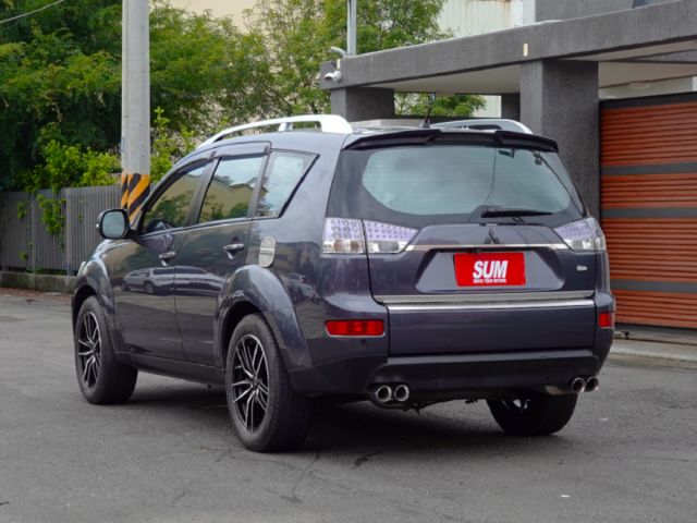 ▲頂級天窗版，低里程跑少，全車原鈑件▲升級安卓導航機＋胎壓偵測＋抬頭顯示＋前後錄影▲免鑰匙，恆溫，定速，撥片，感應大燈  第2張相片