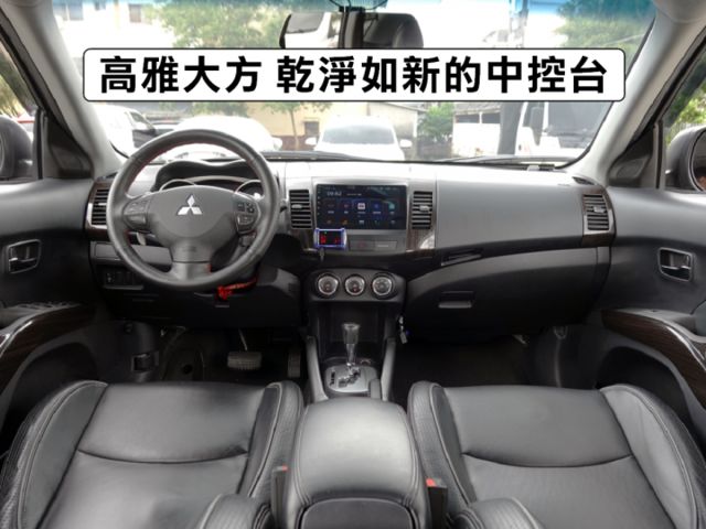 ▲頂級天窗版，低里程跑少，全車原鈑件▲升級安卓導航機＋胎壓偵測＋抬頭顯示＋前後錄影▲免鑰匙，恆溫，定速，撥片，感應大燈  第4張相片