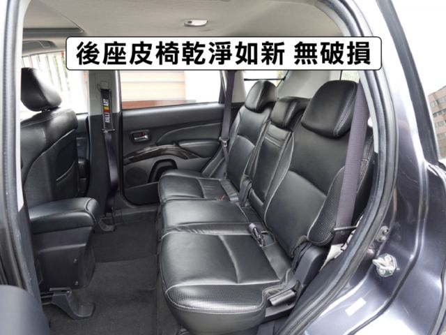 ▲頂級天窗版，低里程跑少，全車原鈑件▲升級安卓導航機＋胎壓偵測＋抬頭顯示＋前後錄影▲免鑰匙，恆溫，定速，撥片，感應大燈  第6張相片