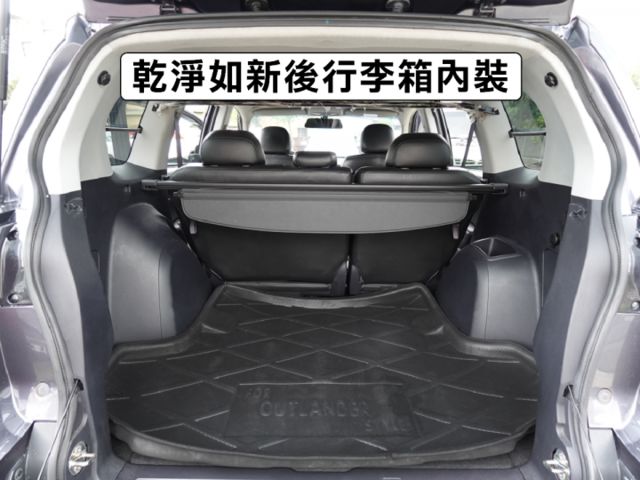 ▲頂級天窗版，低里程跑少，全車原鈑件▲升級安卓導航機＋胎壓偵測＋抬頭顯示＋前後錄影▲免鑰匙，恆溫，定速，撥片，感應大燈  第7張相片