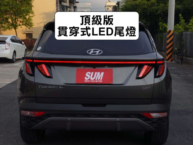 ▲頂級GLT-B，原廠保固中▲僅用半年，里程５千▲全景天窗，全速域，電尾門，電動椅，盲點，六氣囊，免鑰匙，CarPaly  第20張相片