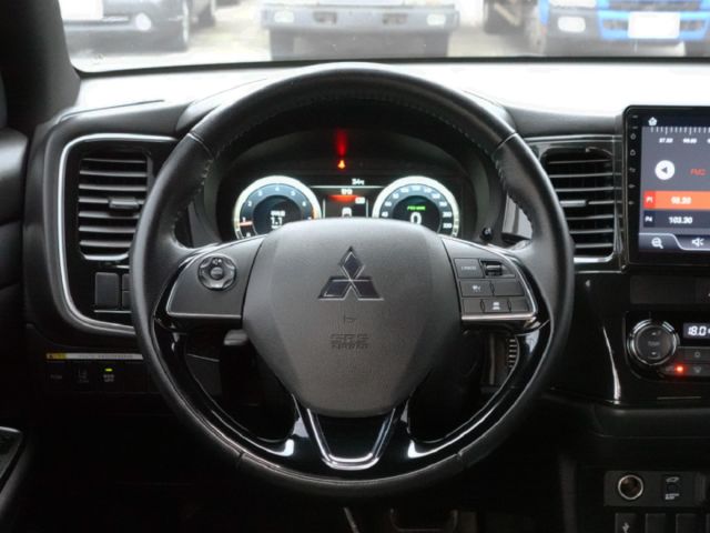 ▲頂級尊貴型，升級安卓導航機▲只跑６萬，原鈑件認證▲三菱原廠保固▲ACC跟車，電尾門，盲點，數位儀表，LED頭燈，免鑰匙  第7張相片