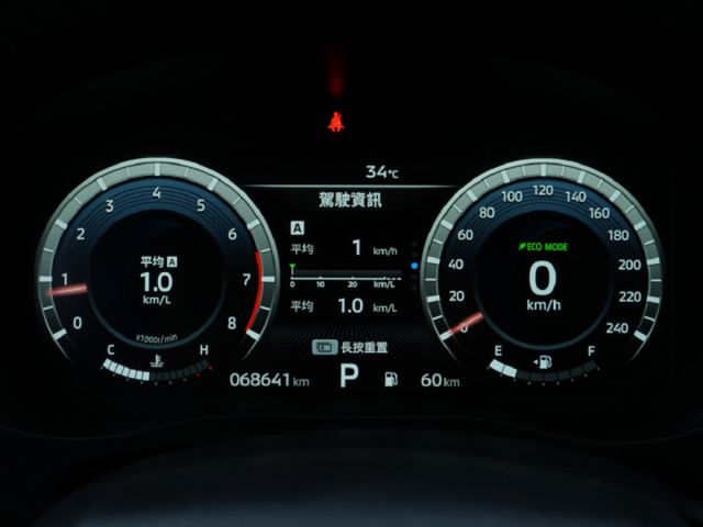 ▲頂級尊貴型，升級安卓導航機▲只跑６萬，原鈑件認證▲三菱原廠保固▲ACC跟車，電尾門，盲點，數位儀表，LED頭燈，免鑰匙  第9張相片