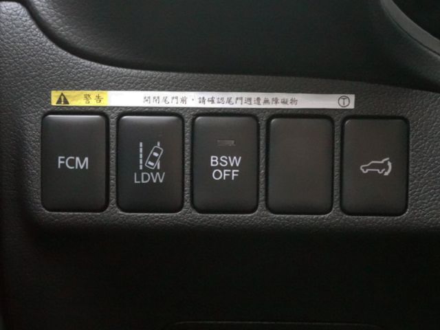 ▲頂級尊貴型，升級安卓導航機▲只跑６萬，原鈑件認證▲三菱原廠保固▲ACC跟車，電尾門，盲點，數位儀表，LED頭燈，免鑰匙  第15張相片