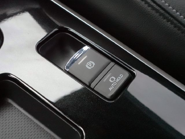 ▲頂級尊貴型，升級安卓導航機▲只跑６萬，原鈑件認證▲三菱原廠保固▲ACC跟車，電尾門，盲點，數位儀表，LED頭燈，免鑰匙  第16張相片