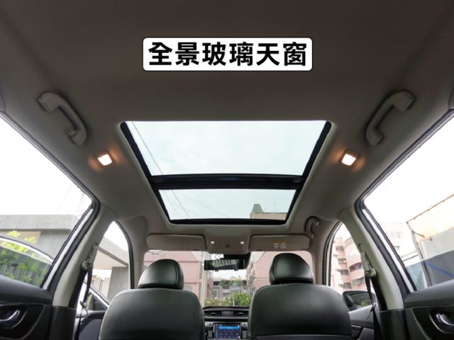 ▲4WD旗艦科技版，才有全速域，電動椅▲只跑４萬多，原鈑件，全原廠保養▲六氣囊，盲點，環景，電尾門，電動椅，LED頭燈  第8張相片