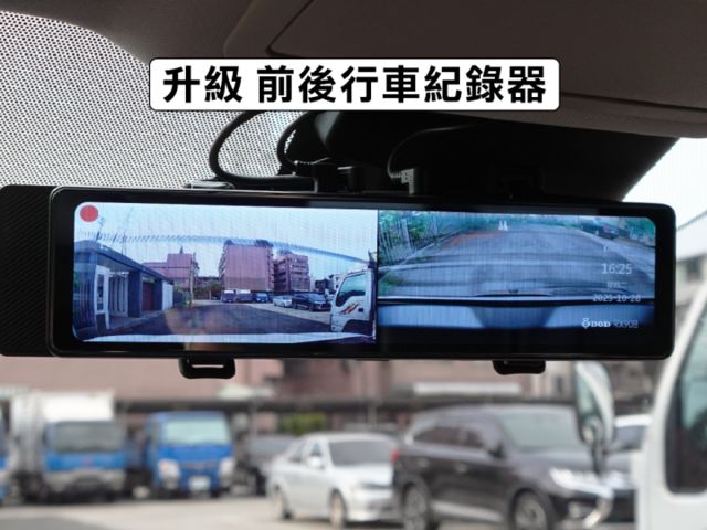 ▲4WD旗艦科技版，才有全速域，電動椅▲只跑４萬多，原鈑件，全原廠保養▲六氣囊，盲點，環景，電尾門，電動椅，LED頭燈  第16張相片