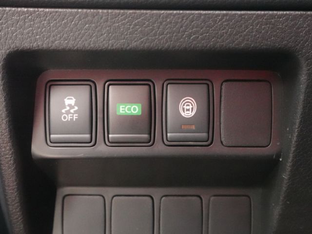 ▲智行版有全速域，原鈑件認證▲只跑６萬，原廠保固中▲加數萬元原廠選配▲六氣囊，環景，盲點，免鑰匙，LED頭燈  第19張相片