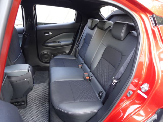 ▲1.0渦輪，最頂級～駕趣享樂版▲超美認證車，只跑２萬，全台保固▲BOSE音響，車道偏移，免鑰匙，環景，盲點，LED頭燈  第6張相片