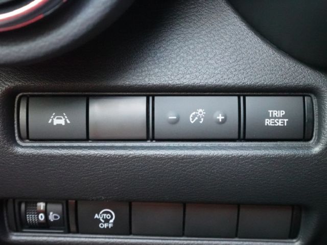 ▲1.0渦輪，最頂級～駕趣享樂版▲超美認證車，只跑２萬，全台保固▲BOSE音響，車道偏移，免鑰匙，環景，盲點，LED頭燈  第17張相片