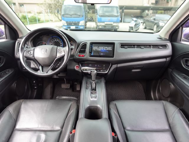 ▲最頂級Ｓ版，超美無菸車，原鈑件認證▲推薦小休旅，引擎耐用，好開好顧▲六氣囊，免鑰匙，導航，LED頭燈，恆溫，定速  第3張相片