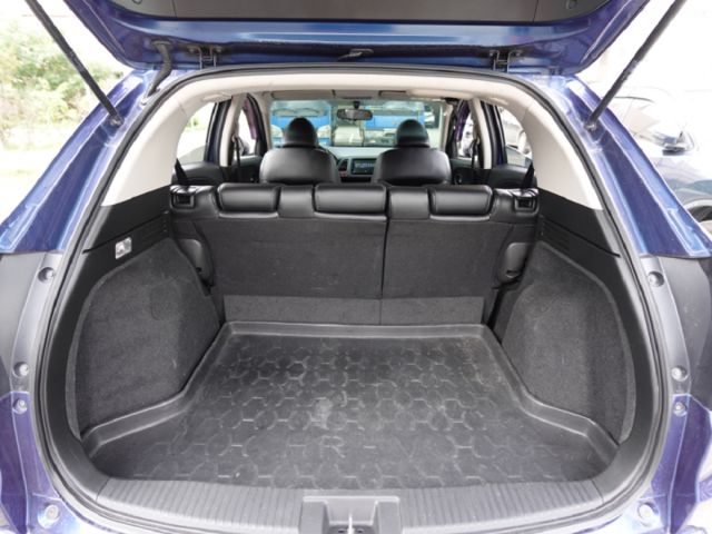 ▲最頂級Ｓ版，超美無菸車，原鈑件認證▲推薦小休旅，引擎耐用，好開好顧▲六氣囊，免鑰匙，導航，LED頭燈，恆溫，定速  第6張相片