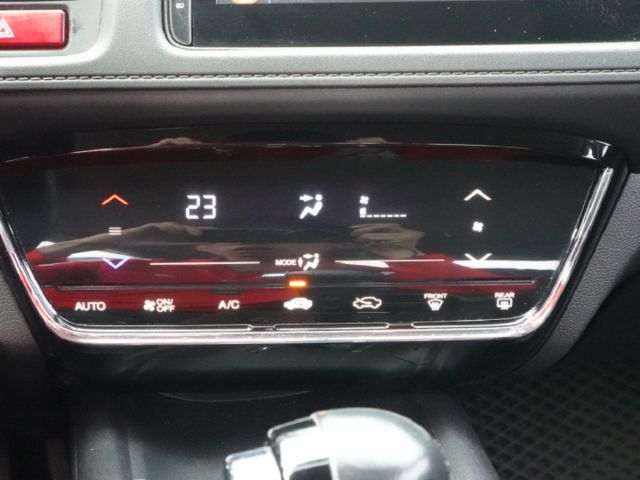 ▲最頂級Ｓ版，超美無菸車，原鈑件認證▲推薦小休旅，引擎耐用，好開好顧▲六氣囊，免鑰匙，導航，LED頭燈，恆溫，定速  第16張相片