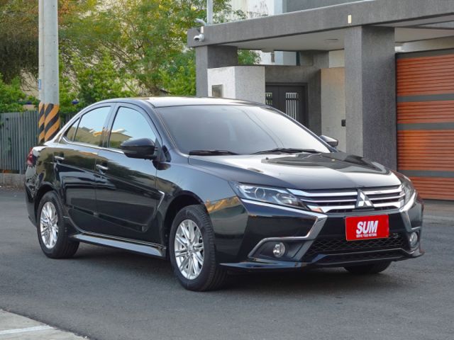 ▲頂級時尚型，低里程跑少，三菱原廠保固▲全車引擎腳剛換▲升級安卓導航機▲六氣囊，免鑰匙，LED頭燈，循跡防滑，斜坡起步  第1張相片