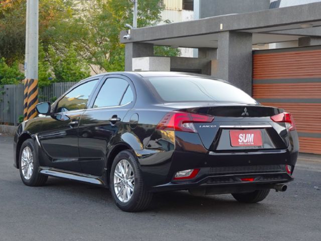 ▲頂級時尚型，低里程跑少，三菱原廠保固▲全車引擎腳剛換▲升級安卓導航機▲六氣囊，免鑰匙，LED頭燈，循跡防滑，斜坡起步  第2張相片