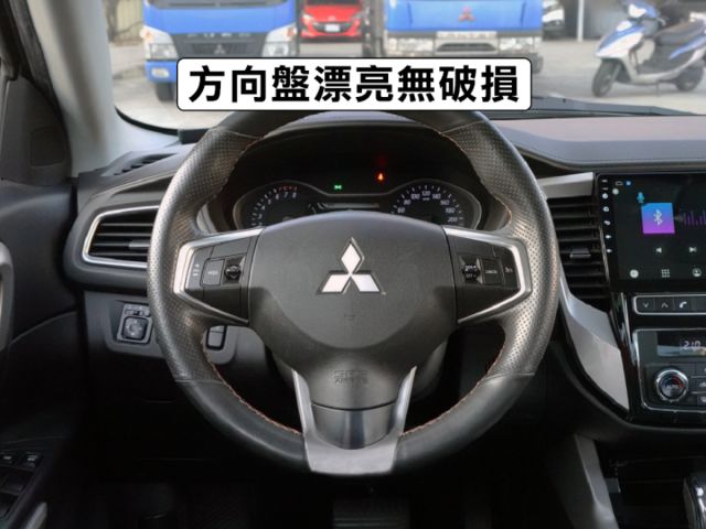 ▲頂級時尚型，低里程跑少，三菱原廠保固▲全車引擎腳剛換▲升級安卓導航機▲六氣囊，免鑰匙，LED頭燈，循跡防滑，斜坡起步  第6張相片