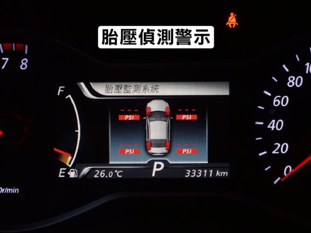 ▲頂級時尚型，低里程跑少，三菱原廠保固▲全車引擎腳剛換▲升級安卓導航機▲六氣囊，免鑰匙，LED頭燈，循跡防滑，斜坡起步  第8張相片