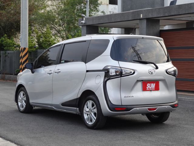 ▲五人座，1.8豪華影音版▲只跑４萬，全原廠保養▲四顆輪胎剛換▲六氣囊，免鑰匙，車道偏移，預防碰撞，手機CarPlay  第2張相片