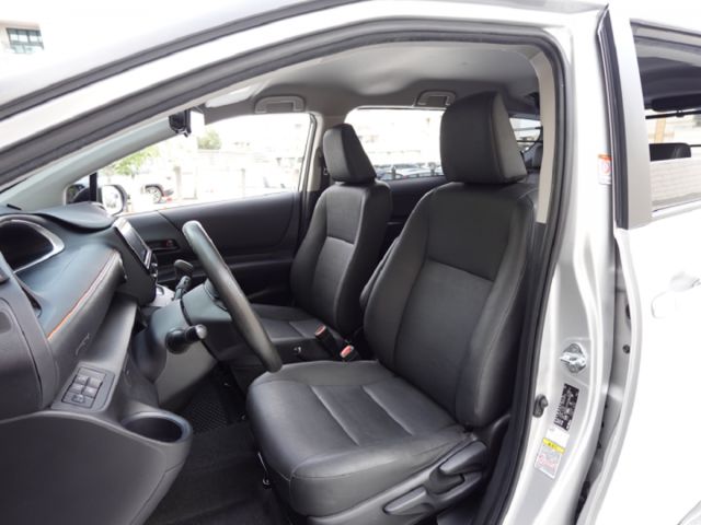 ▲五人座，1.8豪華影音版▲只跑４萬，全原廠保養▲四顆輪胎剛換▲六氣囊，免鑰匙，車道偏移，預防碰撞，手機CarPlay  第5張相片