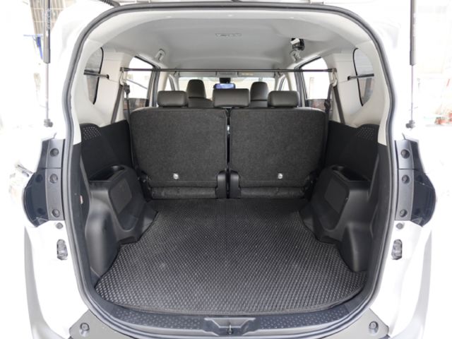 ▲五人座，1.8豪華影音版▲只跑４萬，全原廠保養▲四顆輪胎剛換▲六氣囊，免鑰匙，車道偏移，預防碰撞，手機CarPlay  第7張相片