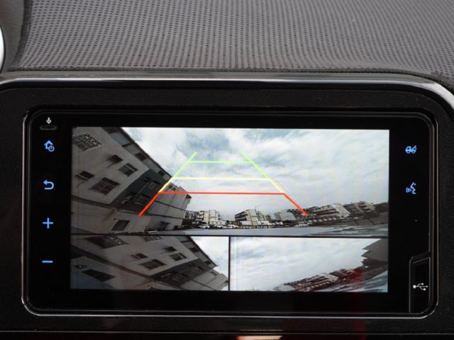 ▲五人座，1.8豪華影音版▲只跑４萬，全原廠保養▲四顆輪胎剛換▲六氣囊，免鑰匙，車道偏移，預防碰撞，手機CarPlay  第12張相片