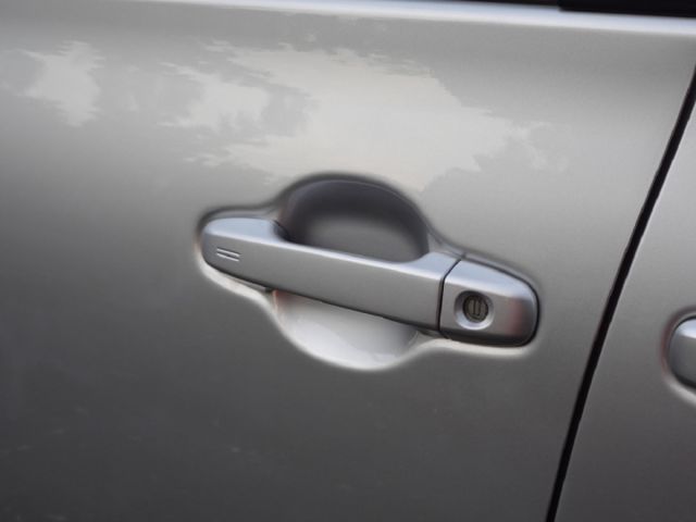 ▲五人座，1.8豪華影音版▲只跑４萬，全原廠保養▲四顆輪胎剛換▲六氣囊，免鑰匙，車道偏移，預防碰撞，手機CarPlay  第20張相片