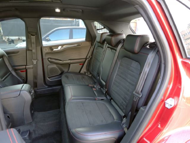 ▲AWD最頂級ST-Line，原鈑件認證▲只跑６萬多，全原廠保養▲Lv2跟車，盲點，電尾門，免鑰匙，七氣囊，LED頭燈  第6張相片