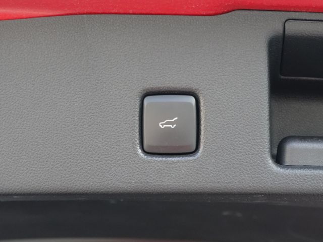 ▲AWD最頂級ST-Line，原鈑件認證▲只跑６萬多，全原廠保養▲Lv2跟車，盲點，電尾門，免鑰匙，七氣囊，LED頭燈  第13張相片