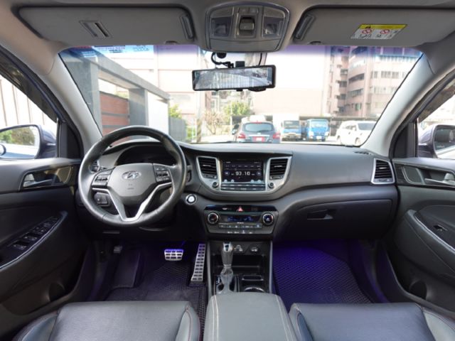 ▲1.6渦輪汽油尊貴，選配盲點▲只跑７萬，原鈑件，全原廠保養▲升級數萬影音配備▲六氣囊，免鑰匙，LED頭燈，電動椅，定速  第5張相片