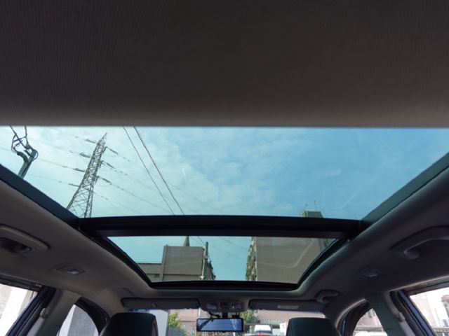 ▲1.6渦輪汽油尊貴，選配盲點▲只跑７萬，原鈑件，全原廠保養▲升級數萬影音配備▲六氣囊，免鑰匙，LED頭燈，電動椅，定速  第8張相片