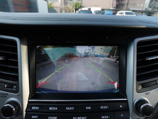 ▲1.6渦輪汽油尊貴，選配盲點▲只跑７萬，原鈑件，全原廠保養▲升級數萬影音配備▲六氣囊，免鑰匙，LED頭燈，電動椅，定速  第12張相片