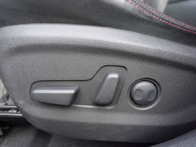 ▲1.6渦輪汽油尊貴，選配盲點▲只跑７萬，原鈑件，全原廠保養▲升級數萬影音配備▲六氣囊，免鑰匙，LED頭燈，電動椅，定速  第15張相片