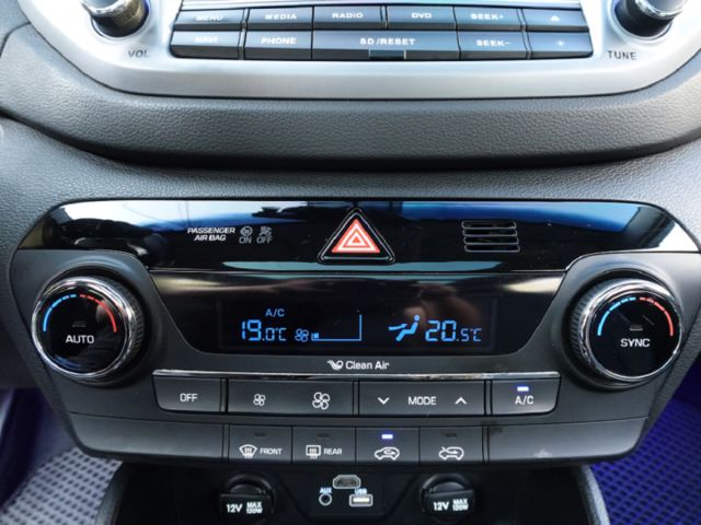 ▲1.6渦輪汽油尊貴，選配盲點▲只跑７萬，原鈑件，全原廠保養▲升級數萬影音配備▲六氣囊，免鑰匙，LED頭燈，電動椅，定速  第17張相片