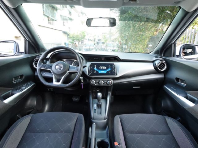 ▲超美無菸車，只跑７萬，全車原鈑件▲四顆輪胎剛換▲四氣囊，CarPlay，胎壓，循跡，感應大燈▲全台保固，可全額貸款  第5張相片