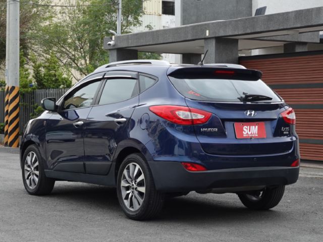 ▲小改款～柴油尊貴型，升級LED頭燈▲只跑７萬多，原鈑件認證▲升級影音導航組▲六氣囊，電動椅，定速，恆溫，循跡  第2張相片