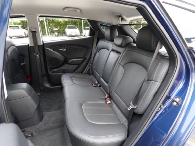 ▲小改款～柴油尊貴型，升級LED頭燈▲只跑７萬多，原鈑件認證▲升級影音導航組▲六氣囊，電動椅，定速，恆溫，循跡  第8張相片