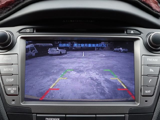 ▲小改款～柴油尊貴型，升級LED頭燈▲只跑７萬多，原鈑件認證▲升級影音導航組▲六氣囊，電動椅，定速，恆溫，循跡  第12張相片