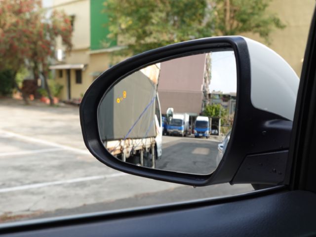 ▲小改款才有全速域／車道修正▲最頂級旗艦版，只跑６萬多，原鈑件認證▲電尾門，雙電動椅，盲點，環景，LED頭燈，免鑰匙  第11張相片