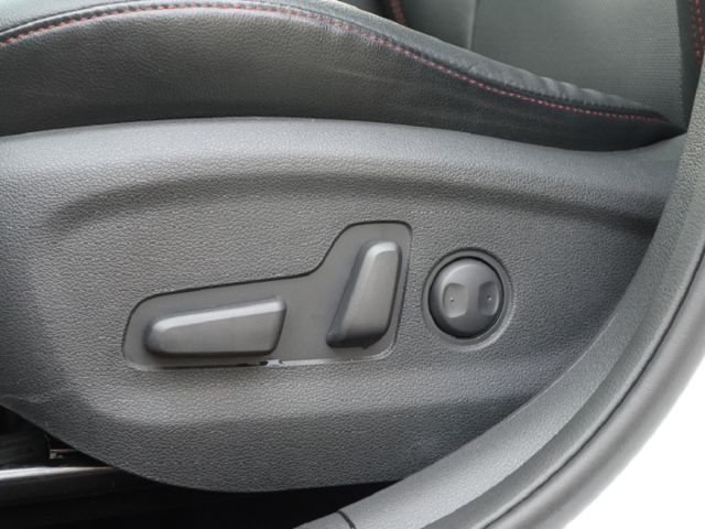 ▲小改款才有全速域／車道修正▲最頂級旗艦版，只跑６萬多，原鈑件認證▲電尾門，雙電動椅，盲點，環景，LED頭燈，免鑰匙  第20張相片