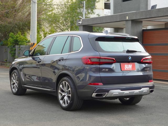 ▲19年全新改款G05，40i旗艦版，新車373萬▲新車至今，全原廠保養▲高雄企業老闆 上下班用無菸車▲原鈑件認證車  第2張相片