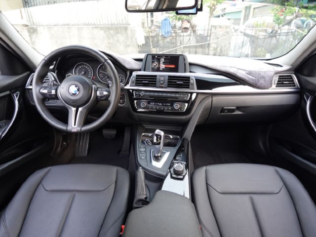 ▲柴油渦輪有力，省油省稅▲只跑８萬多，全車原鈑件▲升級電尾門，前後錄影▲六氣囊，免鑰匙，LED頭燈，電動椅，恆溫  第4張相片