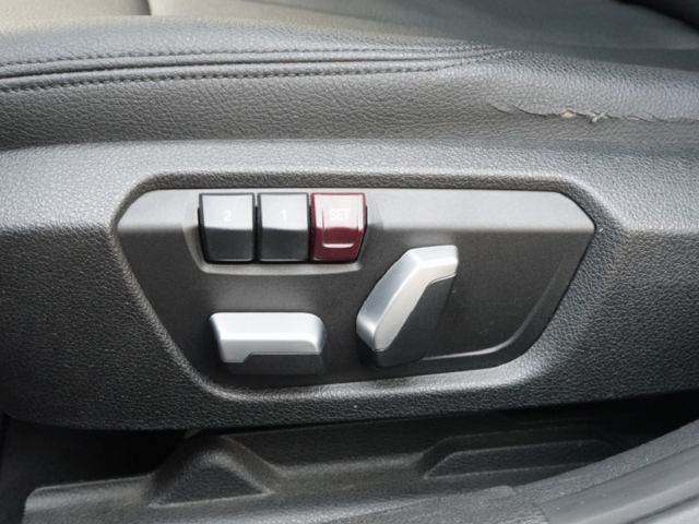 ▲柴油渦輪有力，省油省稅▲只跑８萬多，全車原鈑件▲升級電尾門，前後錄影▲六氣囊，免鑰匙，LED頭燈，電動椅，恆溫  第11張相片