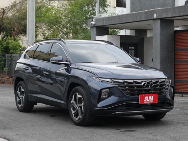 ▲汽油最頂級Ｂ版，原廠保固中▲四顆輪胎剛換橫濱▲一手無菸車，原鈑件認證▲Lv2跟車，盲點，電尾門，六氣囊，免鑰匙，電動椅  第1張相片