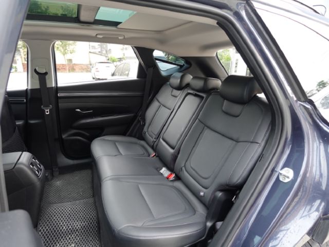 ▲汽油最頂級Ｂ版，原廠保固中▲四顆輪胎剛換橫濱▲一手無菸車，原鈑件認證▲Lv2跟車，盲點，電尾門，六氣囊，免鑰匙，電動椅  第5張相片