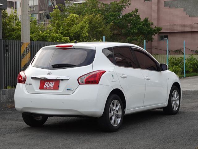 ▲豪華影音版，只跑６萬，全原廠保養▲一手無菸車，原鈑件認證▲免鑰匙，恆溫，定速，導航，電視，SUM全台保固  第4張相片