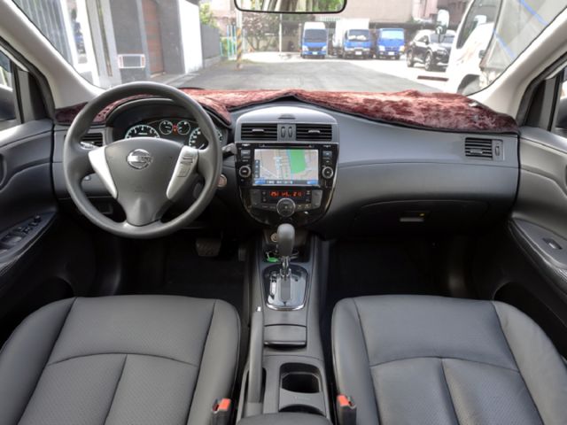 ▲豪華影音版，只跑６萬，全原廠保養▲一手無菸車，原鈑件認證▲免鑰匙，恆溫，定速，導航，電視，SUM全台保固  第7張相片