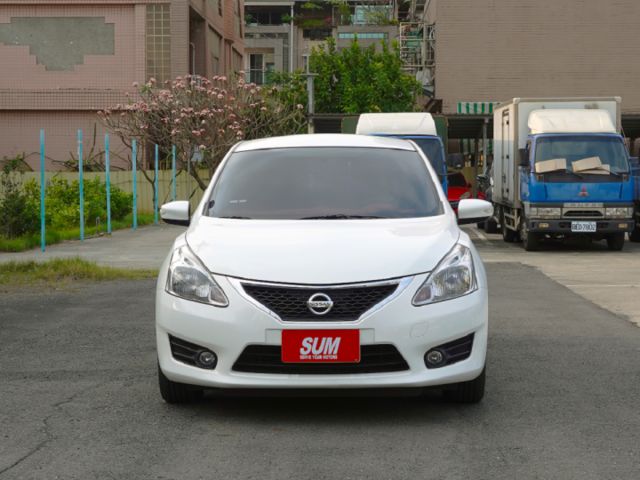 ▲豪華影音版，只跑６萬，全原廠保養▲一手無菸車，原鈑件認證▲免鑰匙，恆溫，定速，導航，電視，SUM全台保固  第19張相片