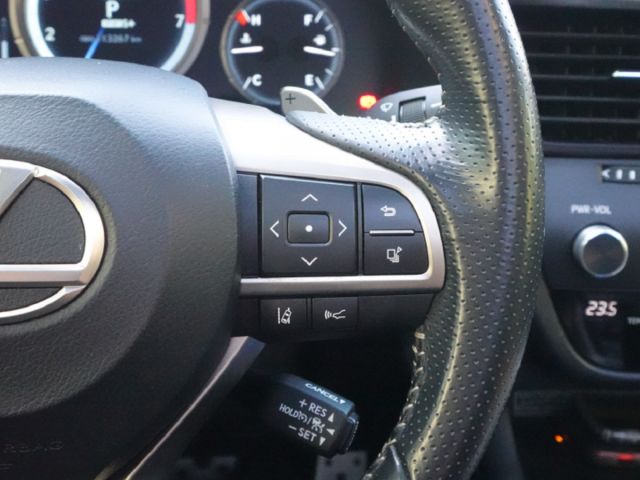 ▲年底車，RX300，F-Sport版▲全原廠保養，全車原鈑件▲全景天窗，Ｆ專屬套件，通風椅，電尾門，無線充電  第10張相片