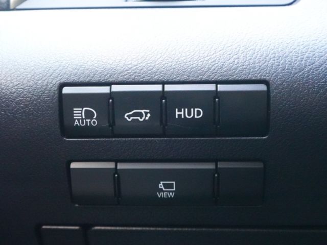 ▲年底車，RX300，F-Sport版▲全原廠保養，全車原鈑件▲全景天窗，Ｆ專屬套件，通風椅，電尾門，無線充電  第18張相片